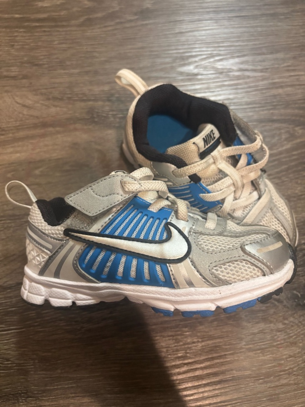 Nike Kids Silver & Blue Athletic Sneakers